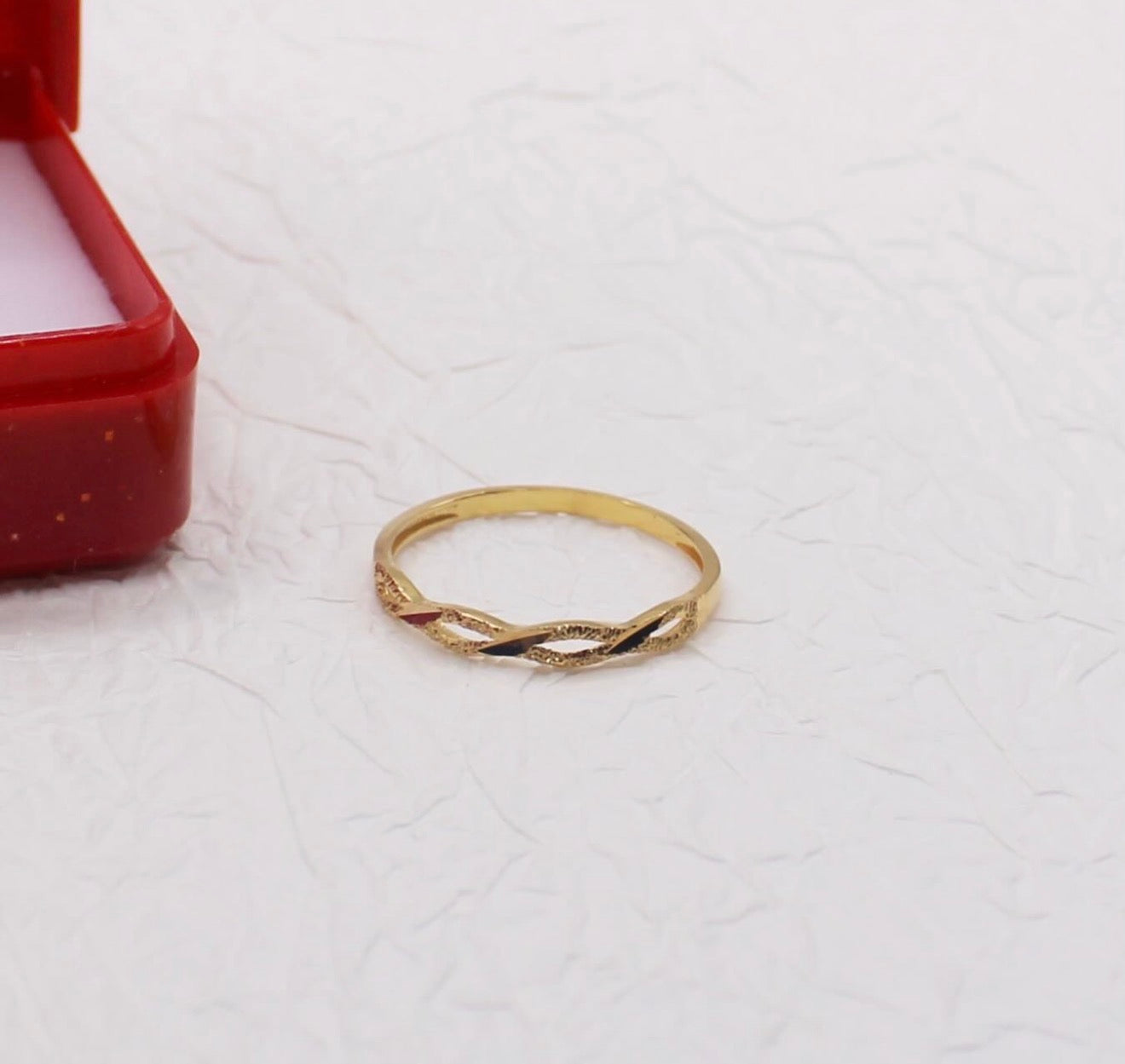 Dainty Band Ring | Size M