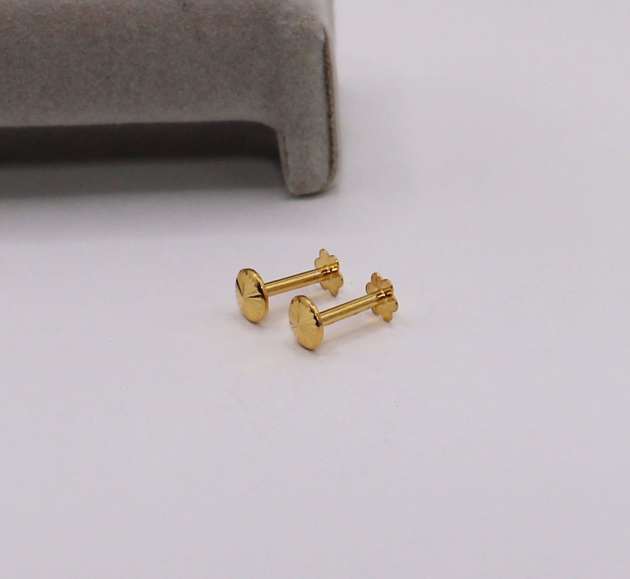 Flat Detailed Studs