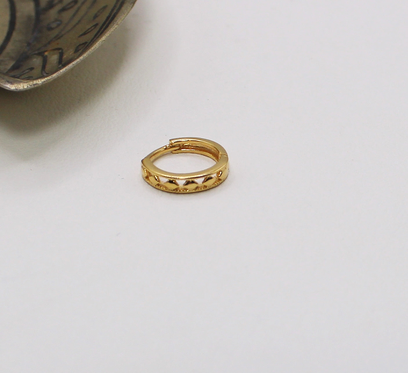 7.5mm Gold Hoop