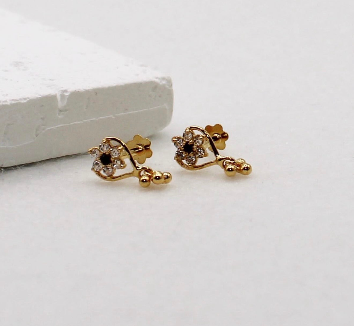 Black Heart Flower Studs | pair