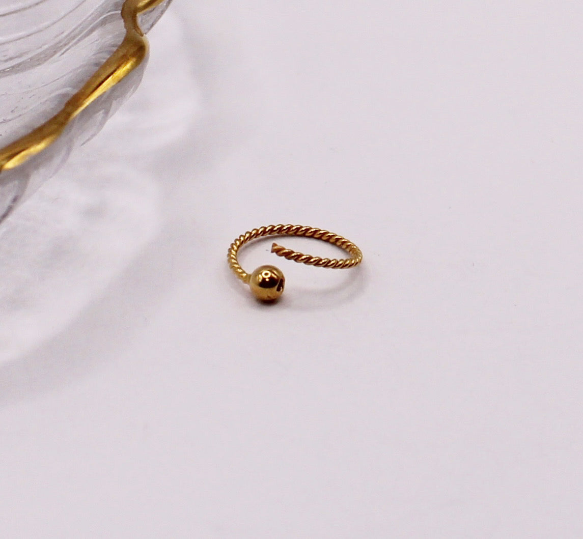 Dainty Hoop | 7.5mm