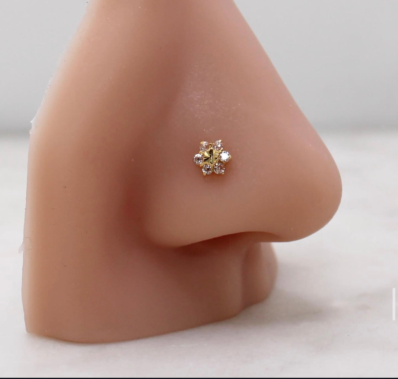 Gold Middle Flower Stud