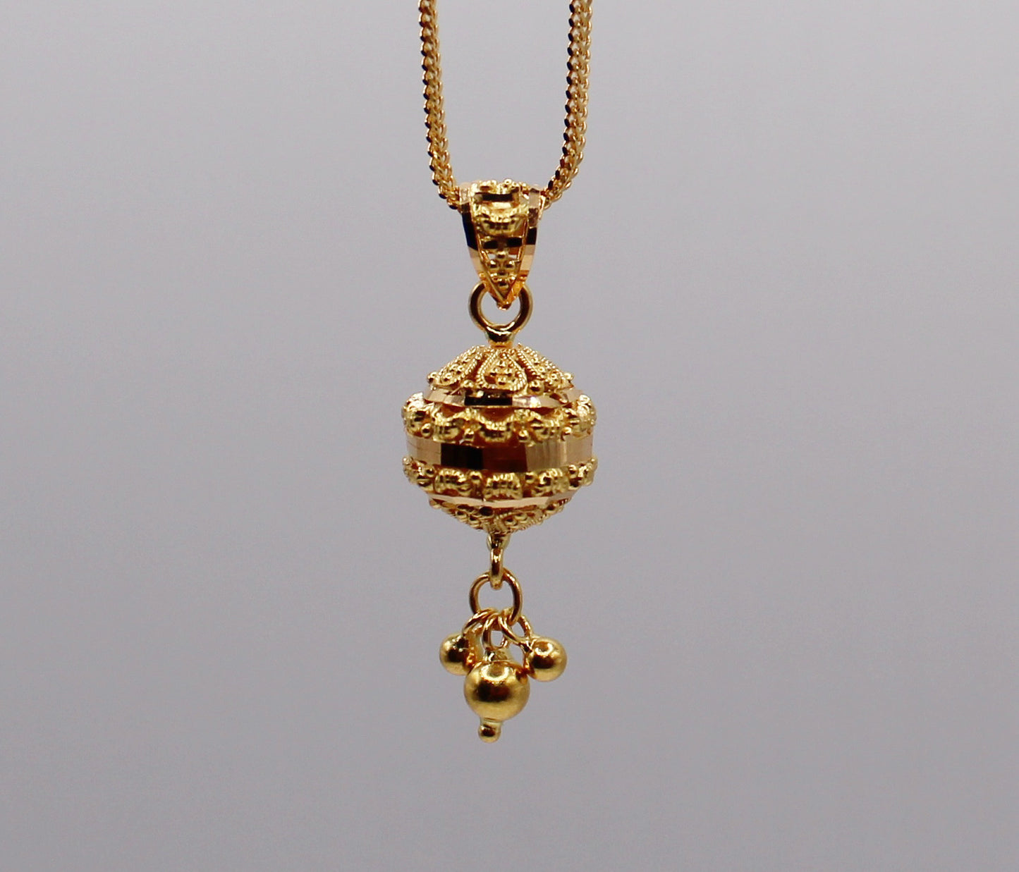 22carat Ball Dangly Pendant (only pendant without chain)