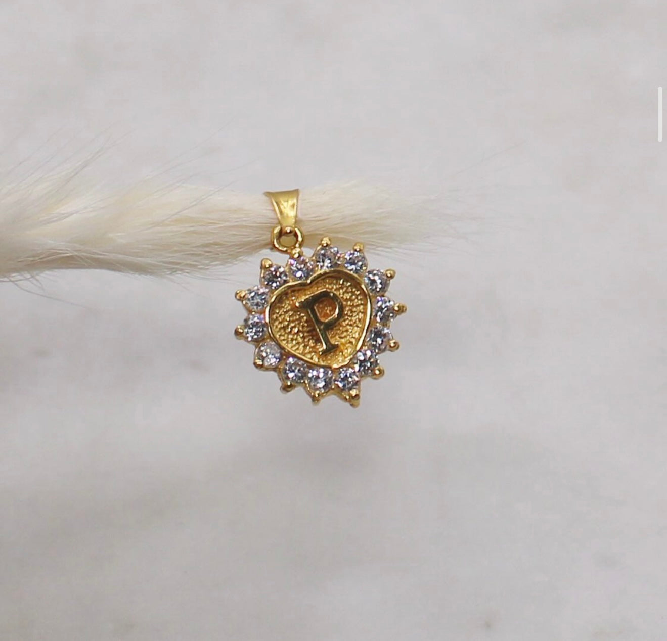 22carat Initial ‘P’ Heart Pendant