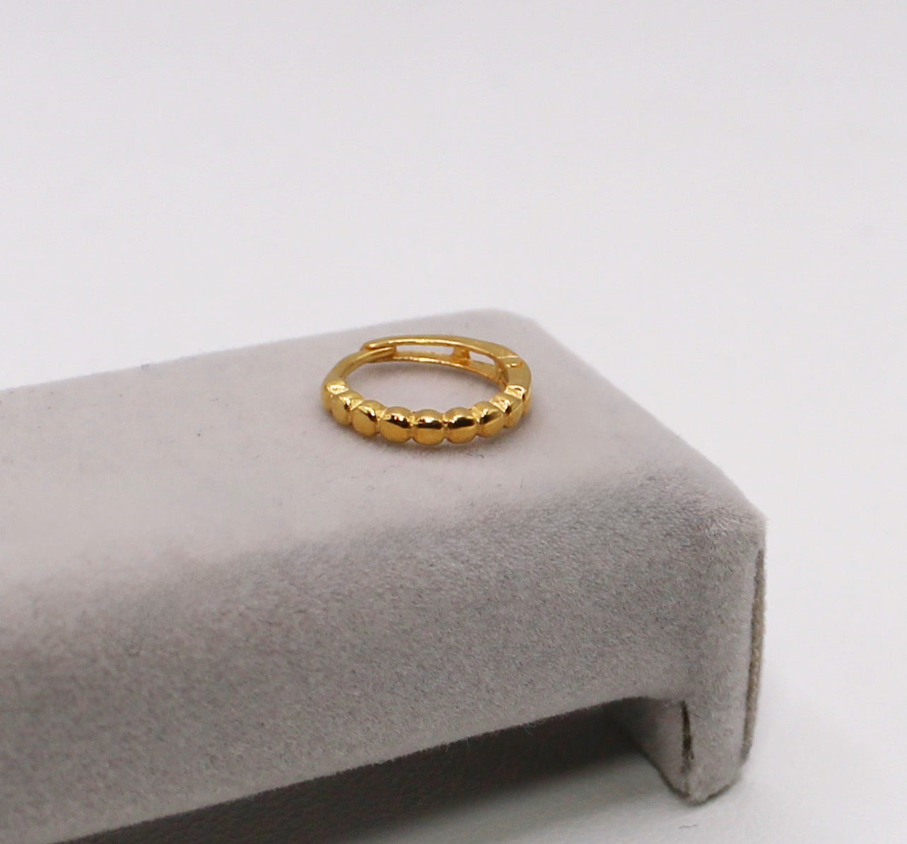 8mm Round Detail Hoop