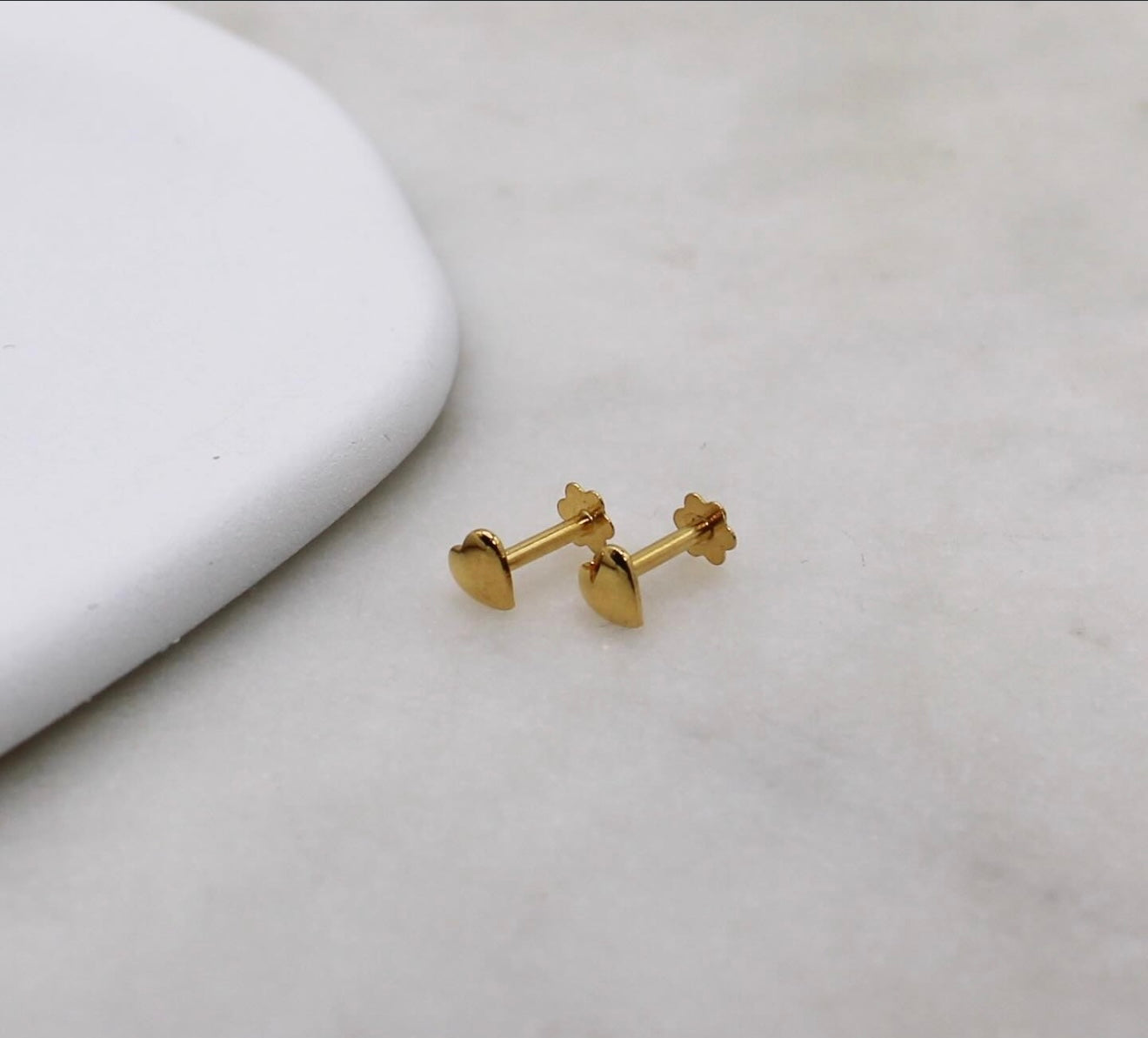 Clean 18carat Heart Studs