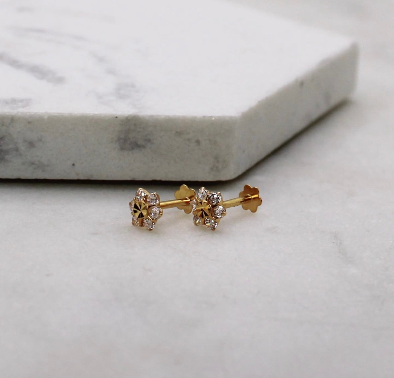 Gold Middle Flower Studs