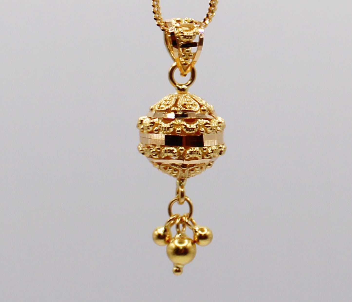 22carat Ball Dangly Pendant (only pendant without chain)