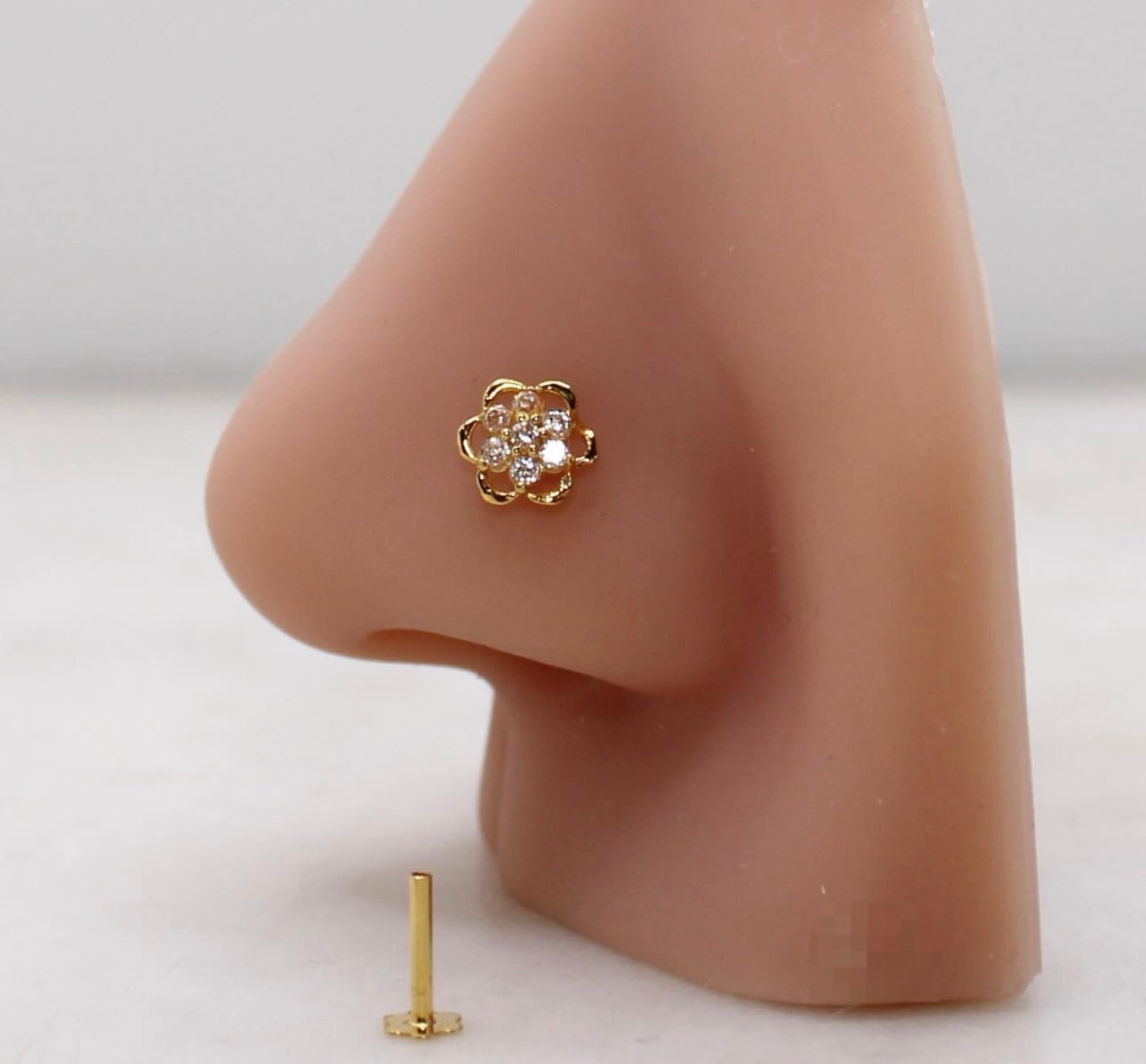 Flowery Stud
