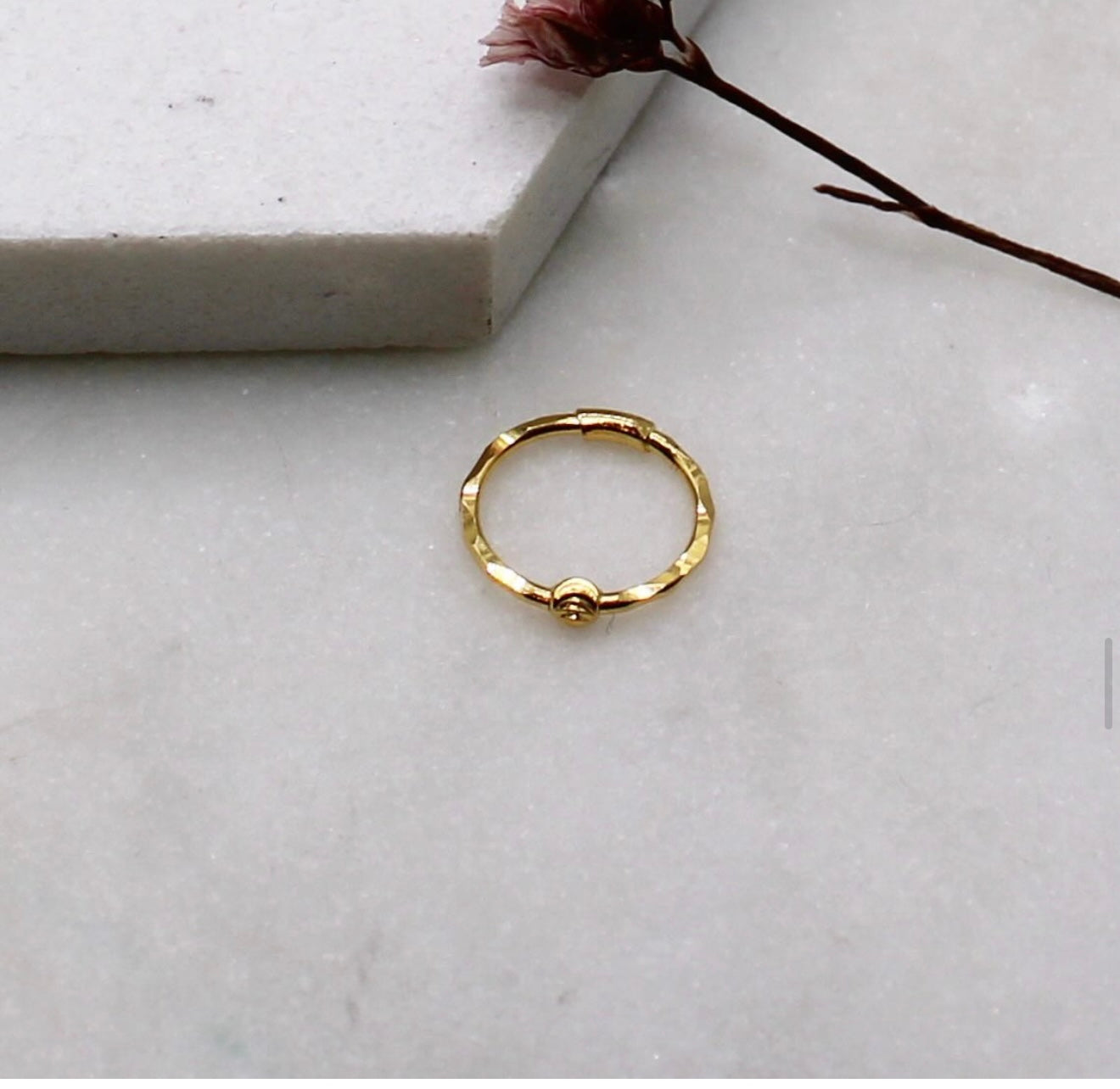 Single Bead Hoop (9mm)