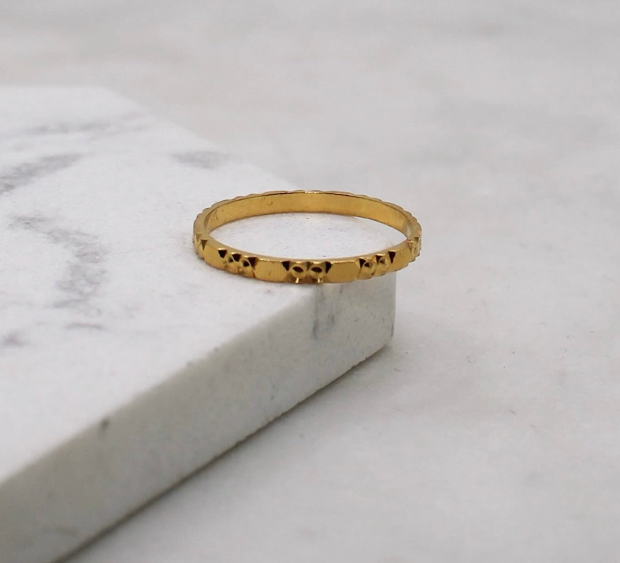 Detailed 22carat Band Ring