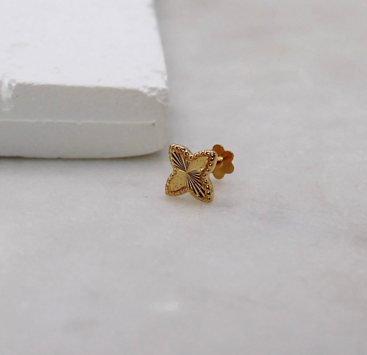 4 Leaf Stud