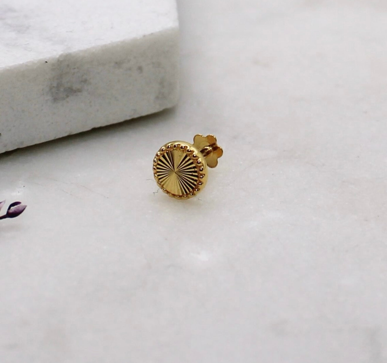 Dotted Round Stud (small)