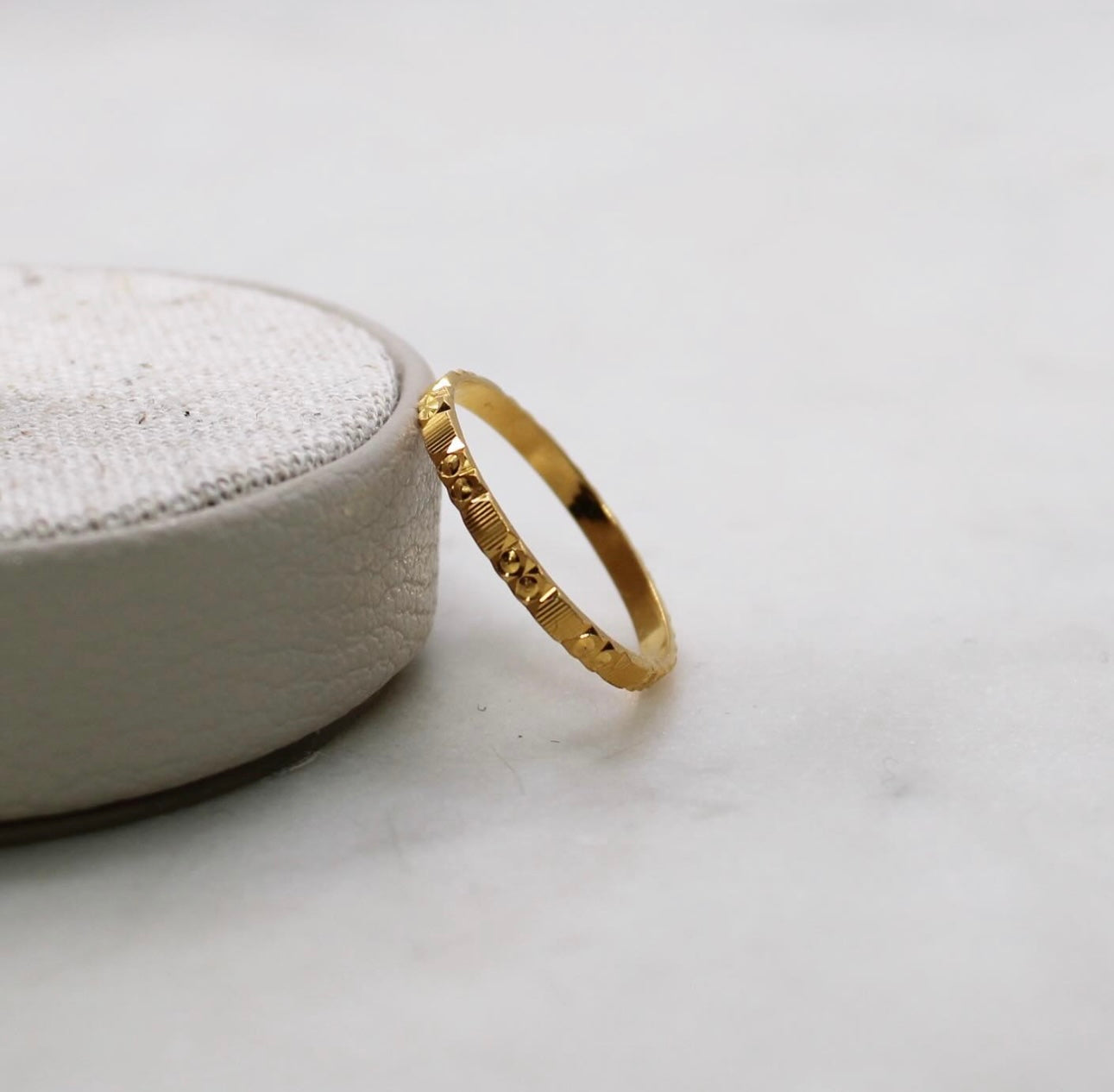 Detailed 22carat Band Ring