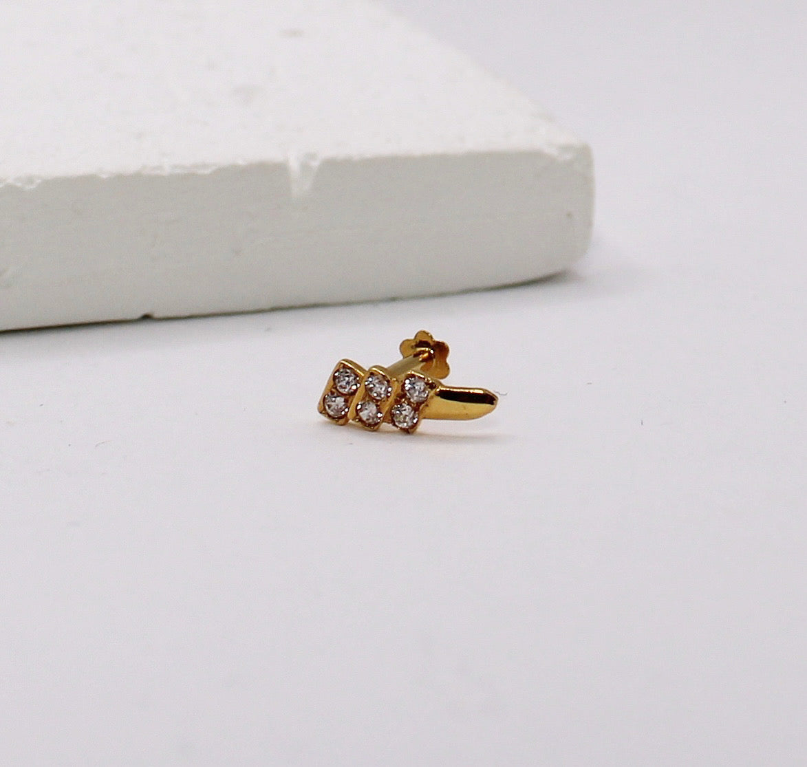 Detailed Long Stud