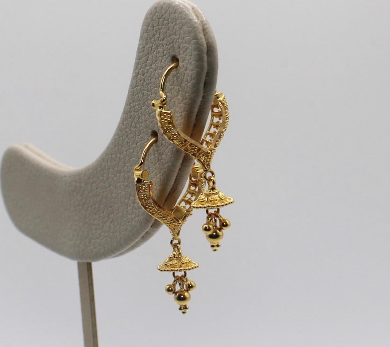 U-shape Jhumkas | 22carat