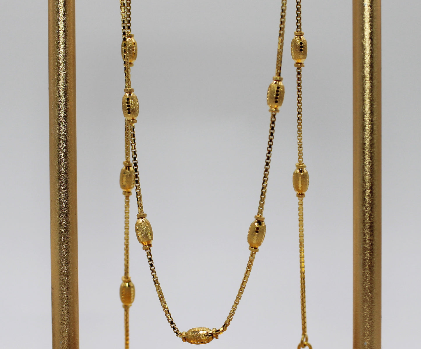 Shiny-Barrel Beaded Necklace