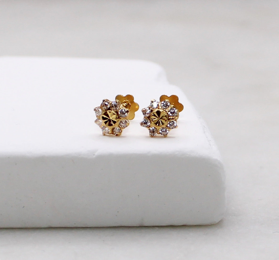 Gold Middle Flower Studs