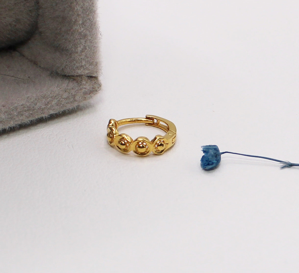 7.5mm Round Swirly Detail Hoop