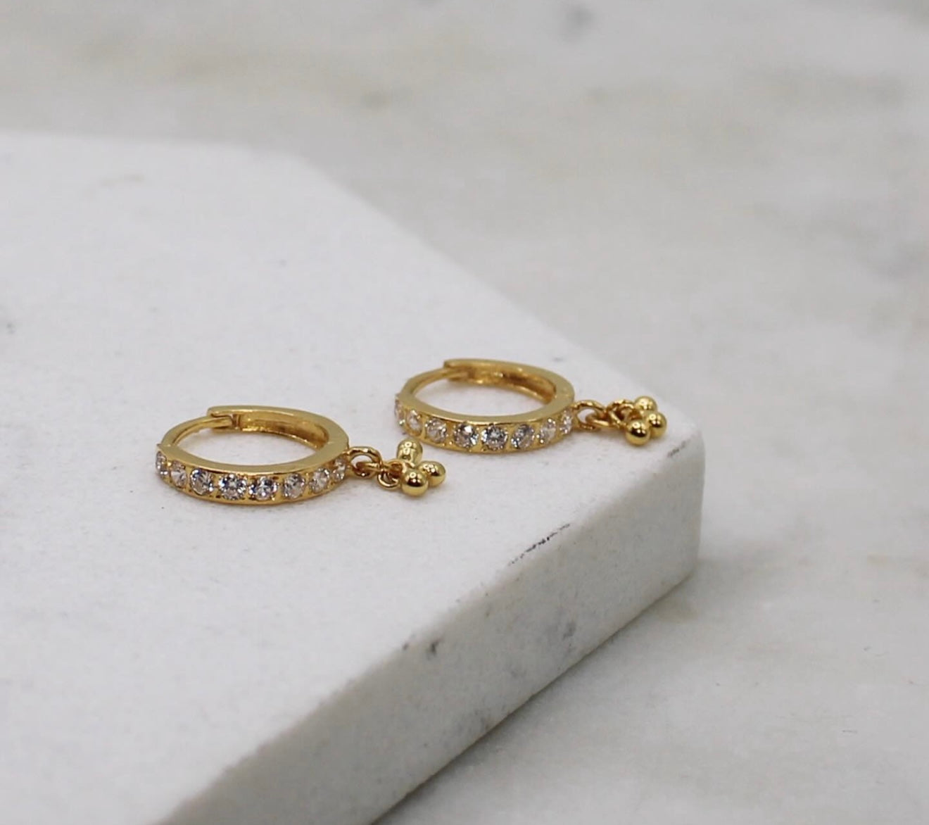 8.5mm Dangly Sparkle-Hoops
