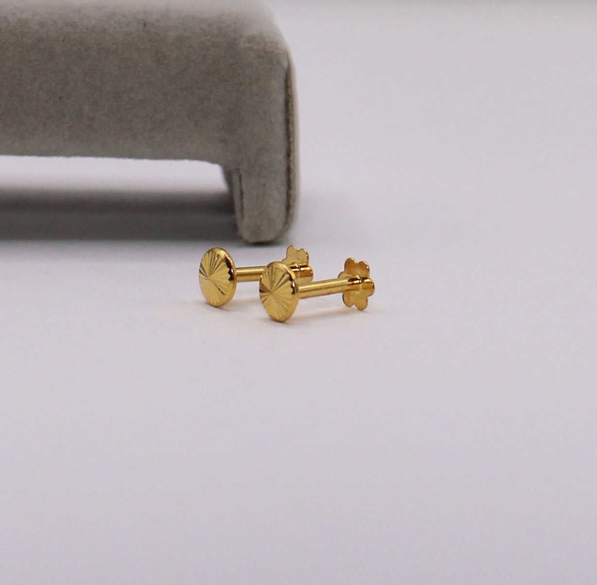 Flat Detailed Studs