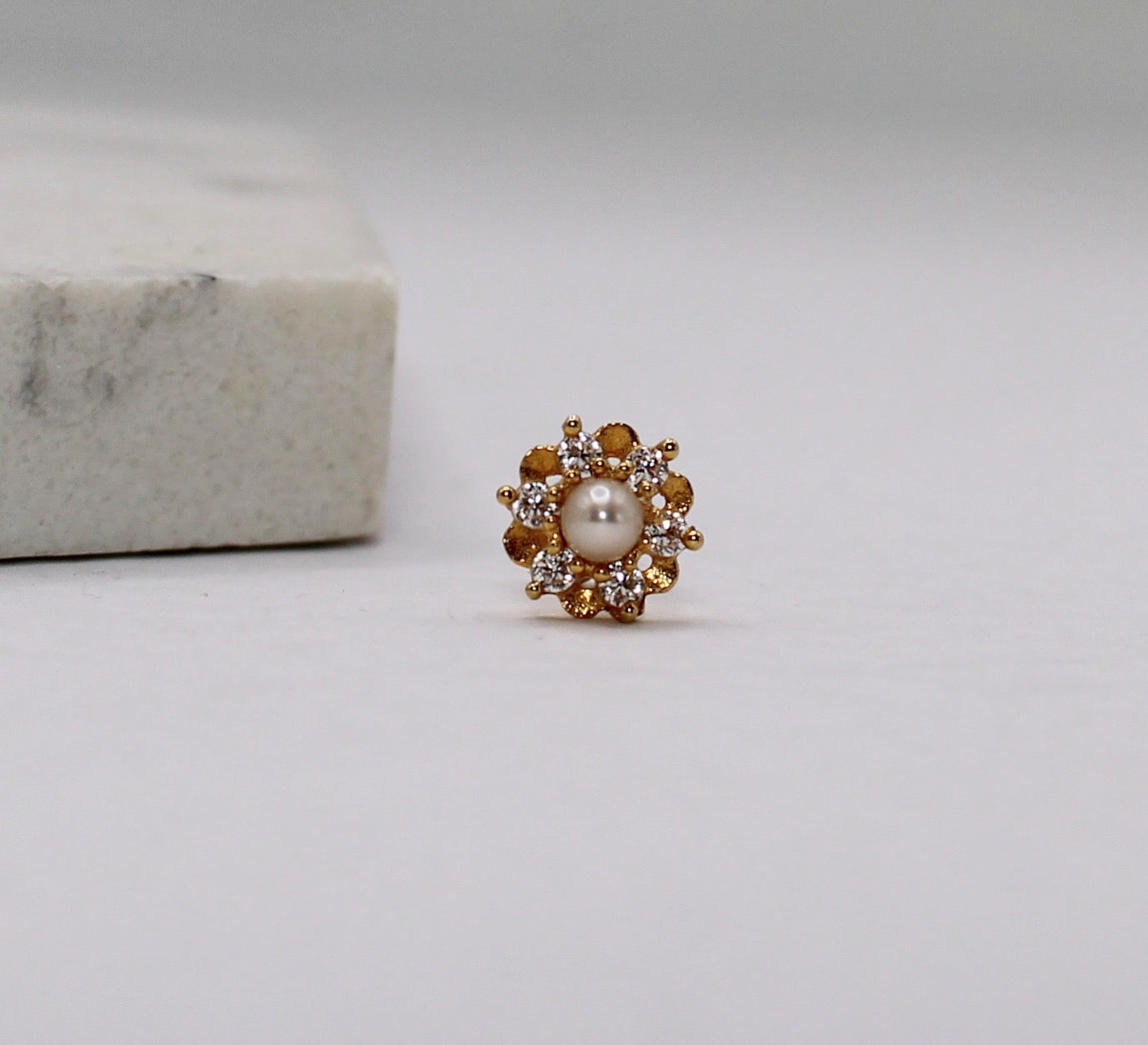 Sparkly Pearl Stud