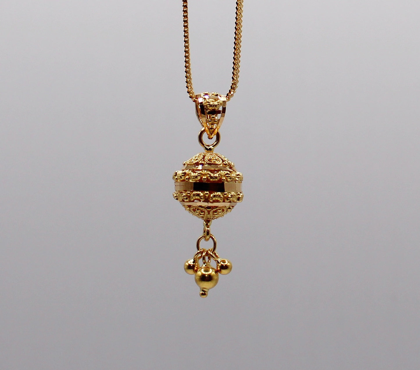 22carat Ball Dangly Pendant (only pendant without chain)