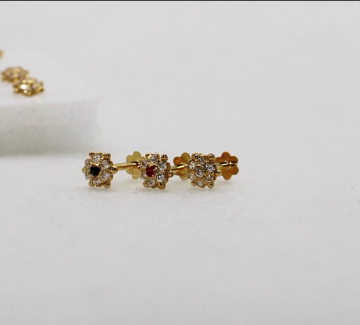 Daisy Studs | 4.5mm