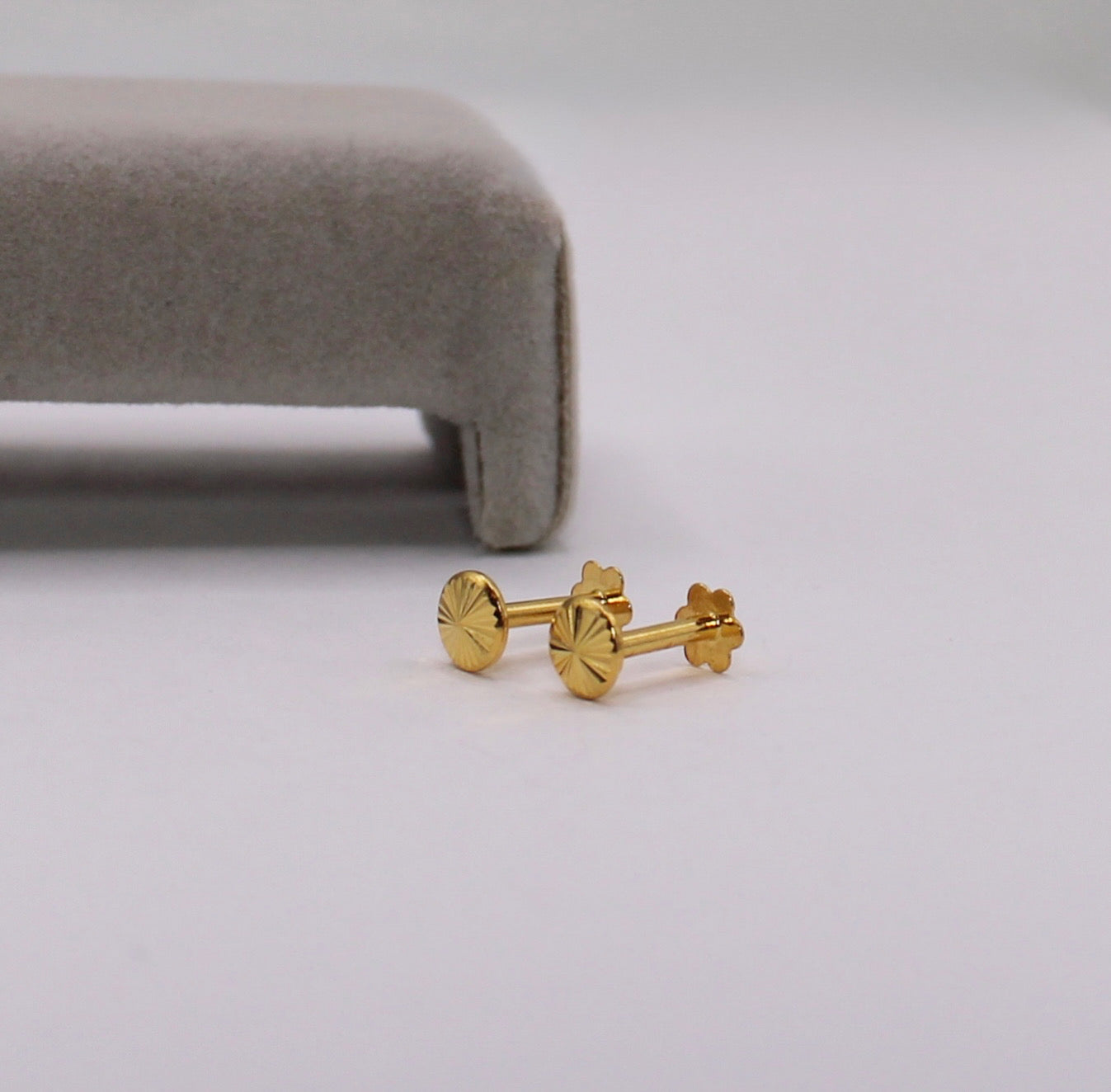 Flat Detailed Studs