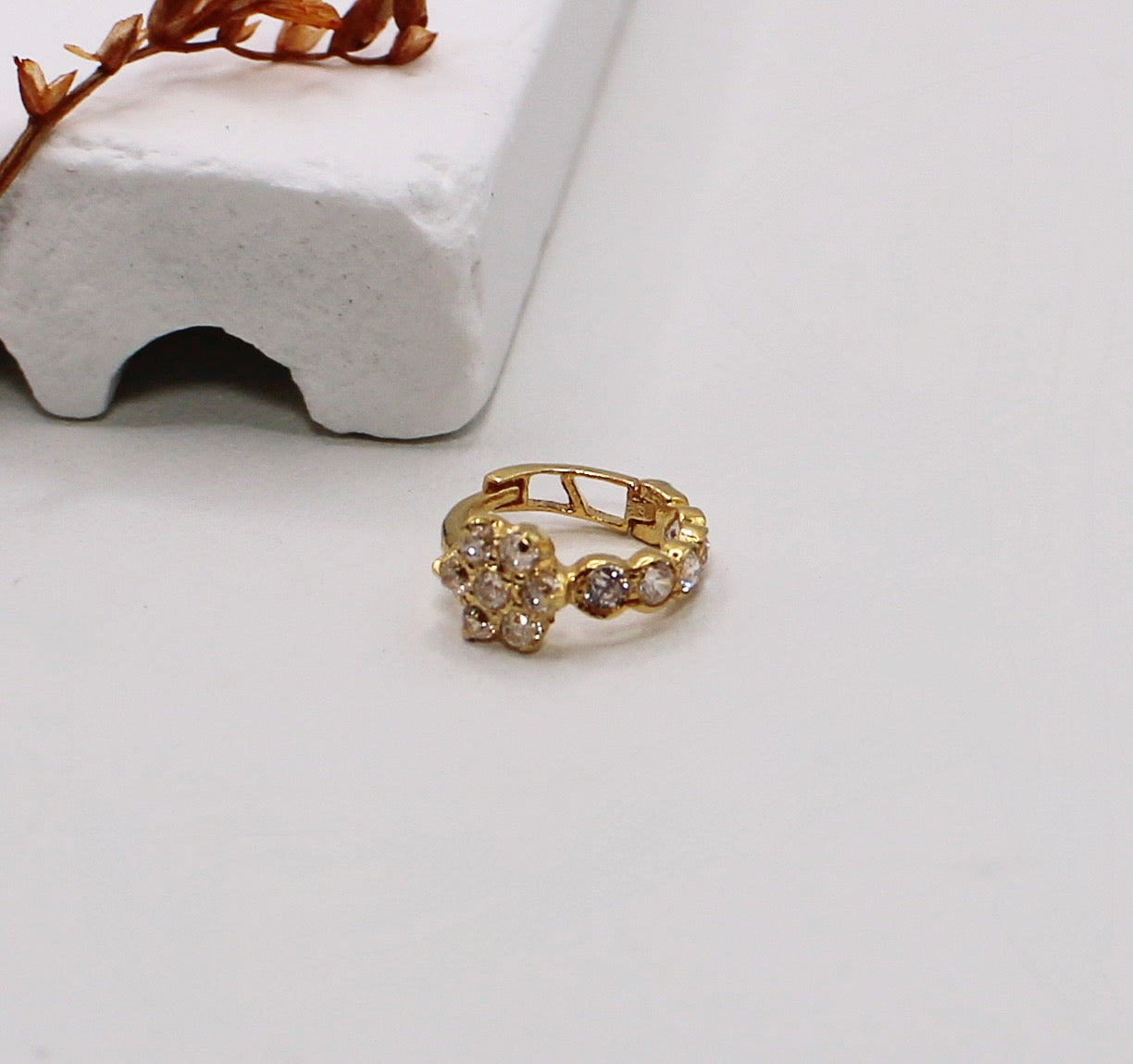7mm Crinkle Flower Hoop