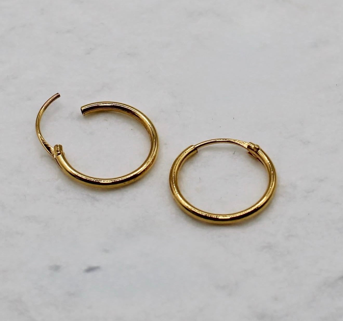 Minimal Hoops | 18carat
