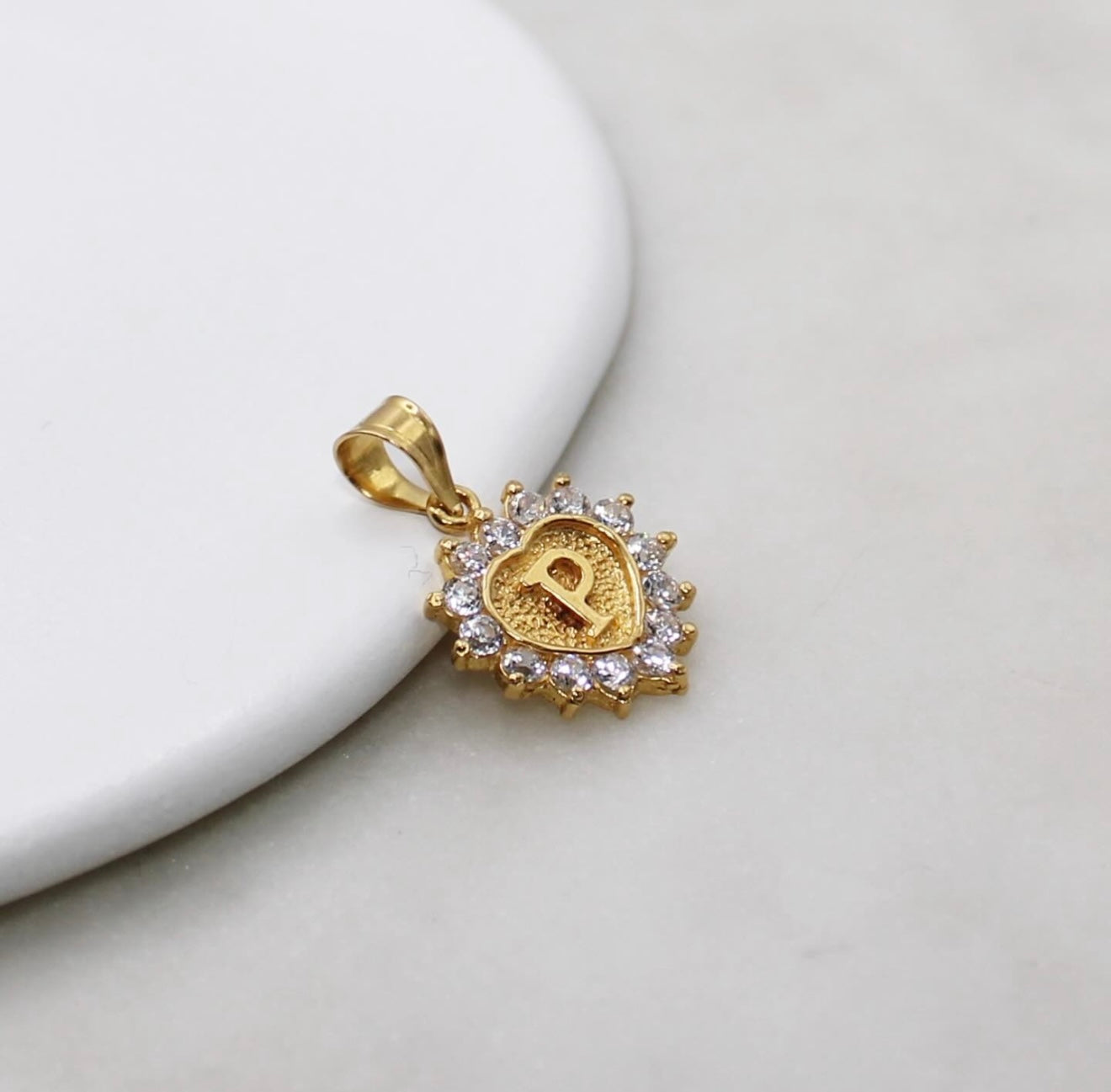 22carat Initial ‘P’ Heart Pendant