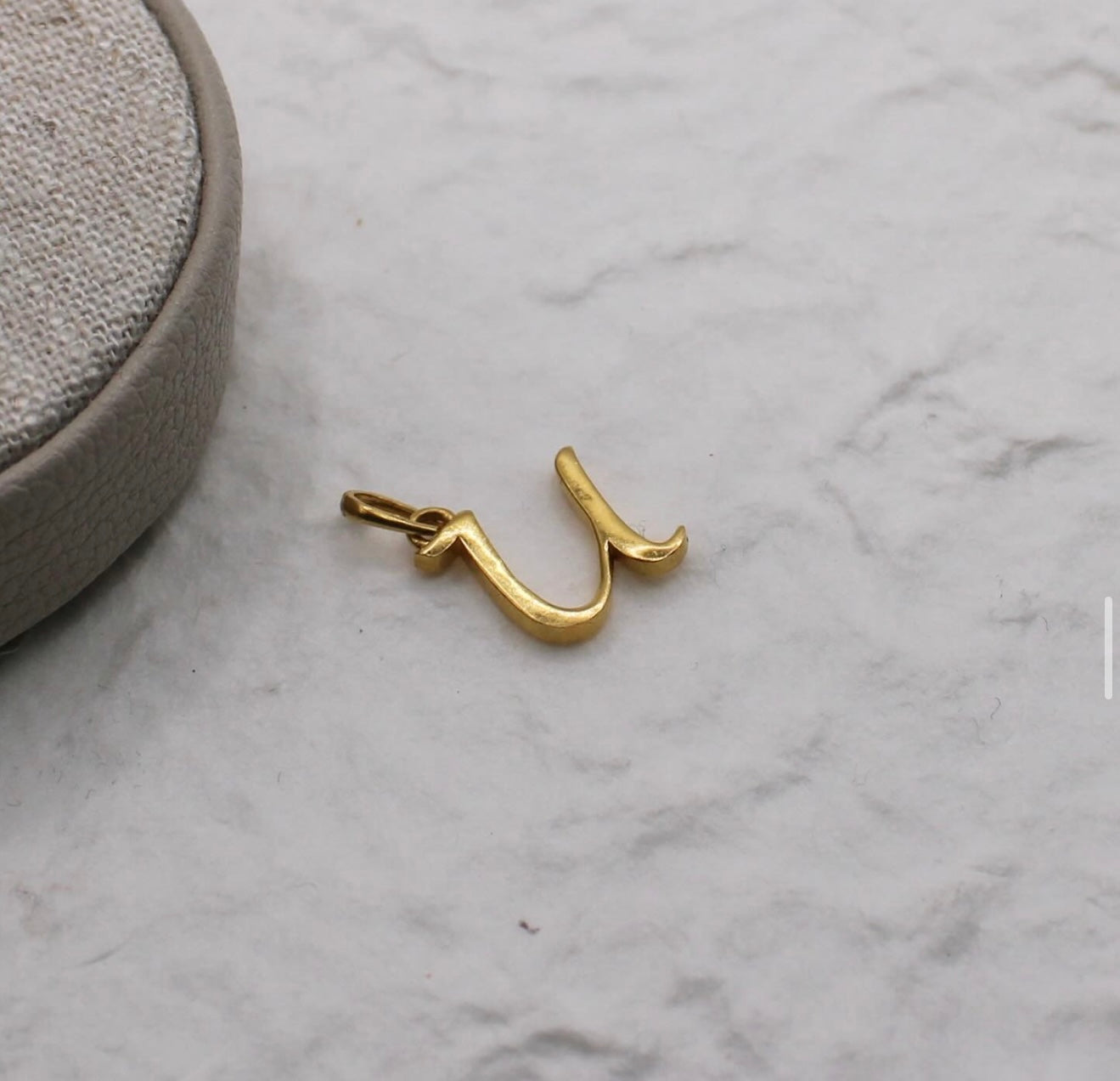 22carat Initial ‘U’ Pendant