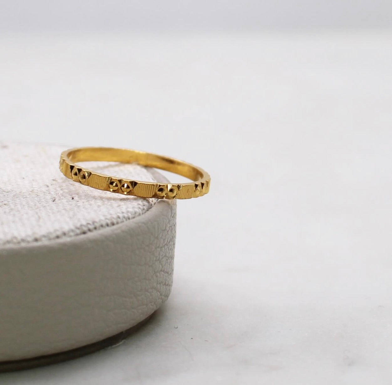 Detailed 22carat Band Ring
