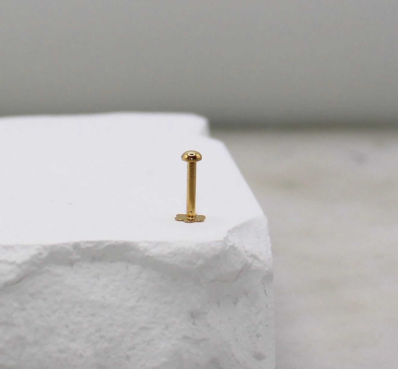 Tiny Plain Stud (single piece)