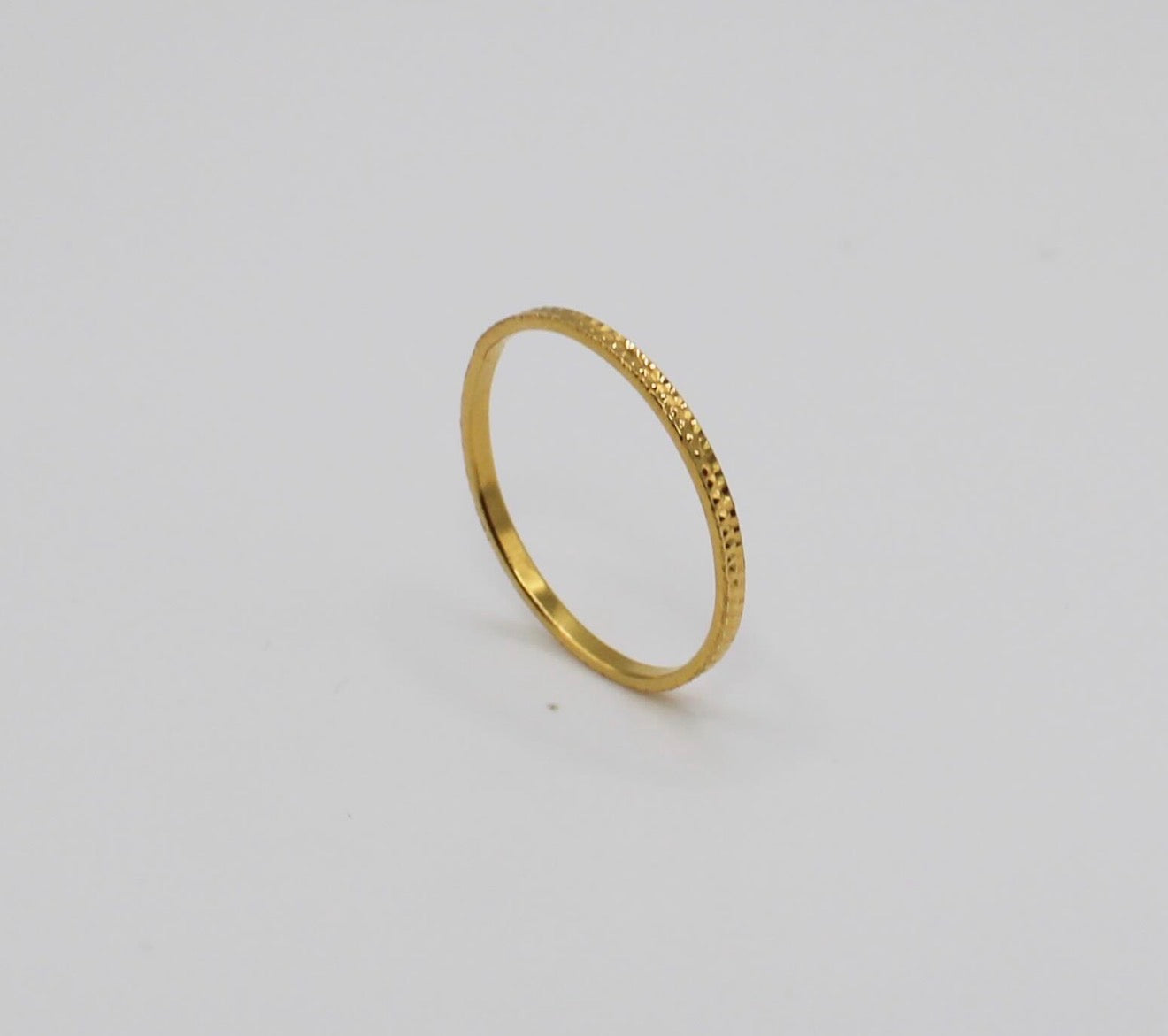Dainty 18carat Ring