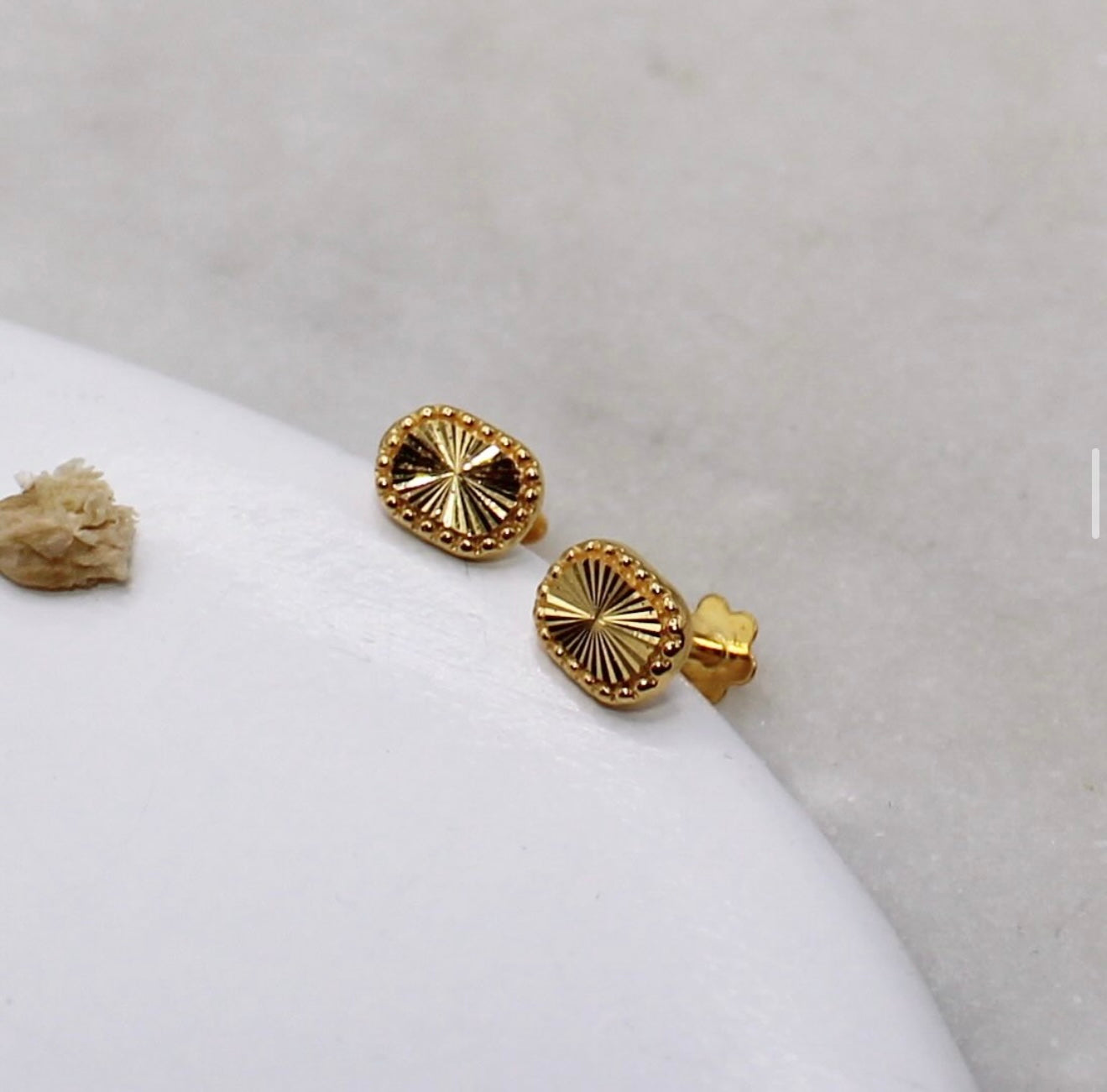 Dotted Oval Studs (small)