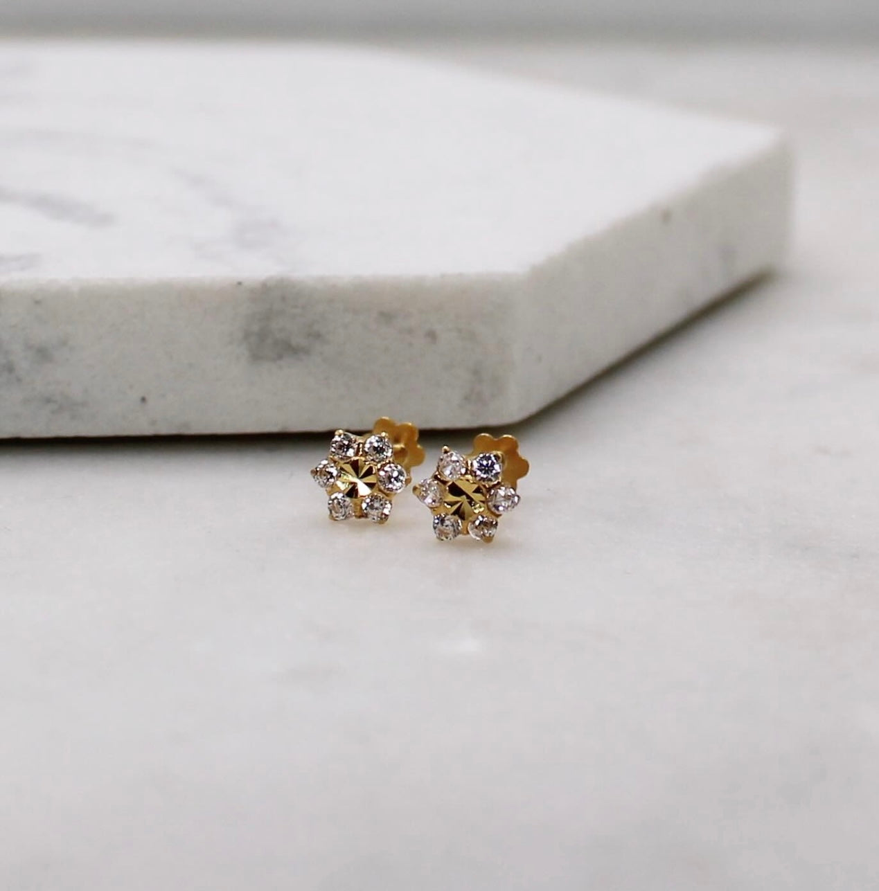 Gold Middle Flower Studs