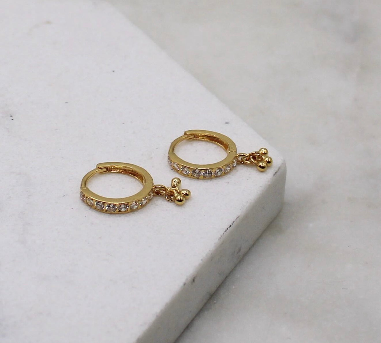 8.5mm Dangly Sparkle-Hoops