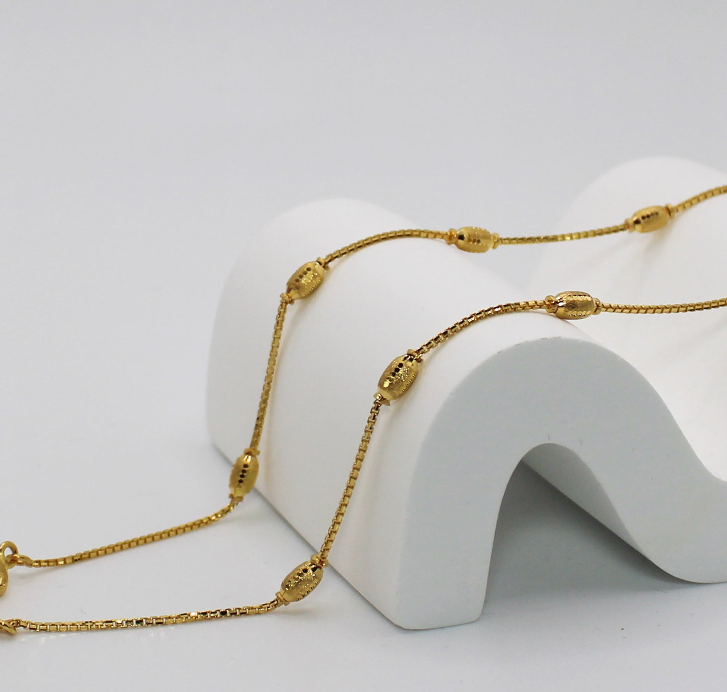 Shiny-Barrel Beaded Necklace