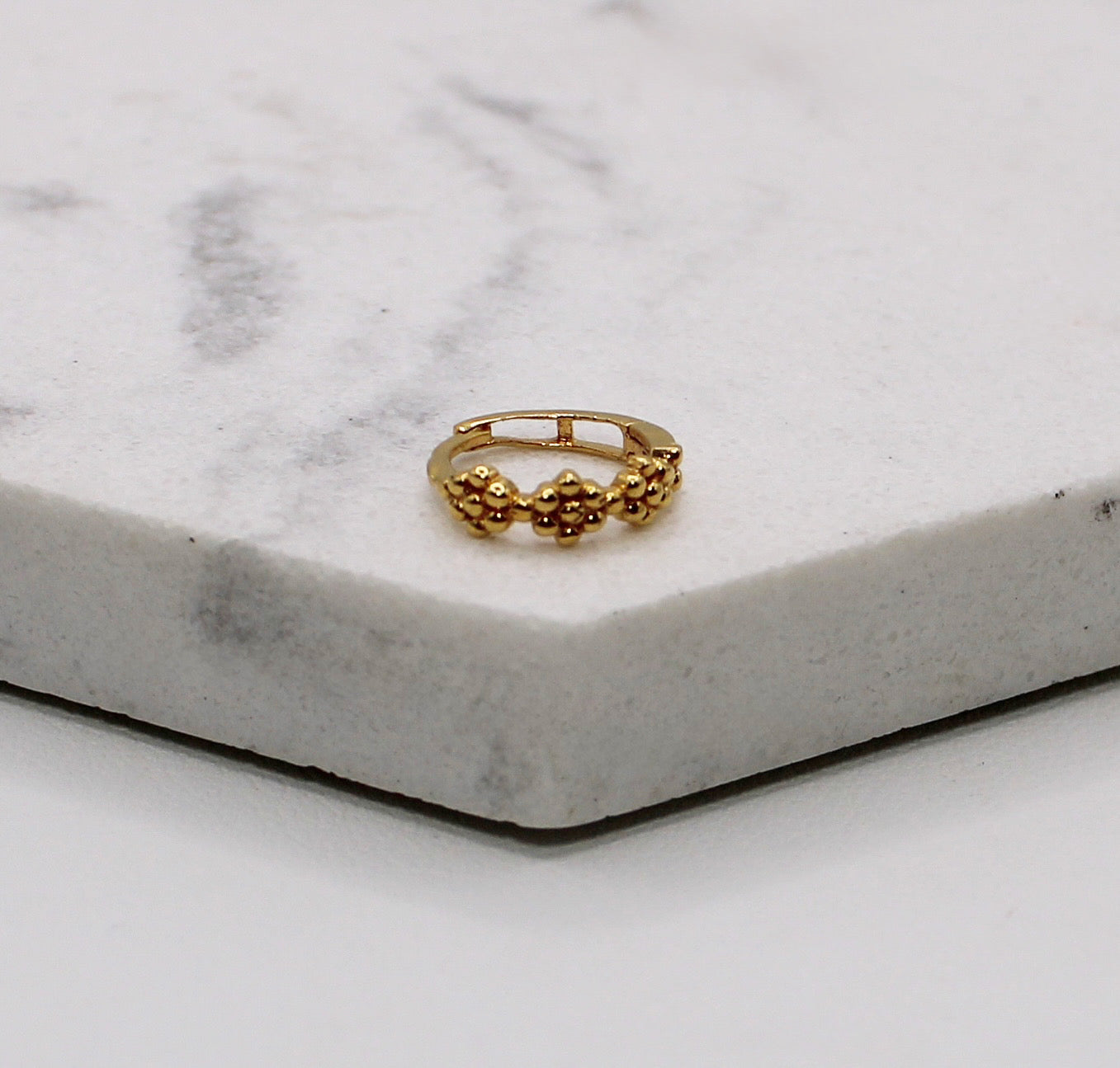 8mm Three-Flower Hoop