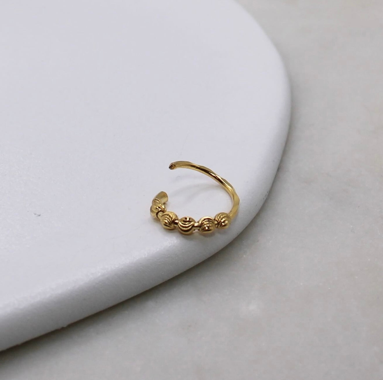 5 Bead Hoop (8.5mm)