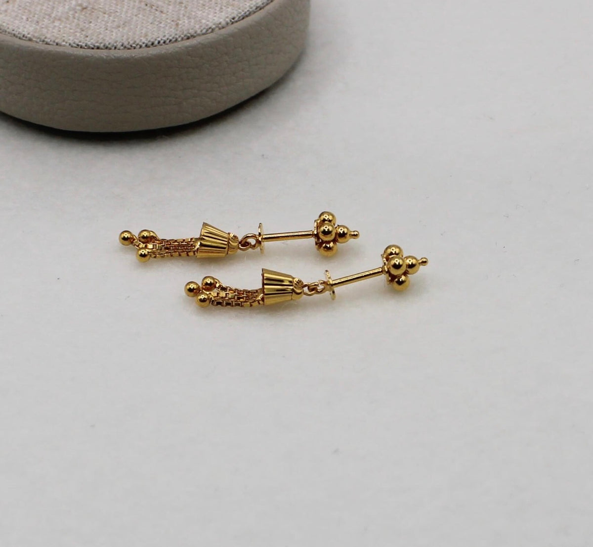 Chain-bell Vertical Helix Stud | 18carat