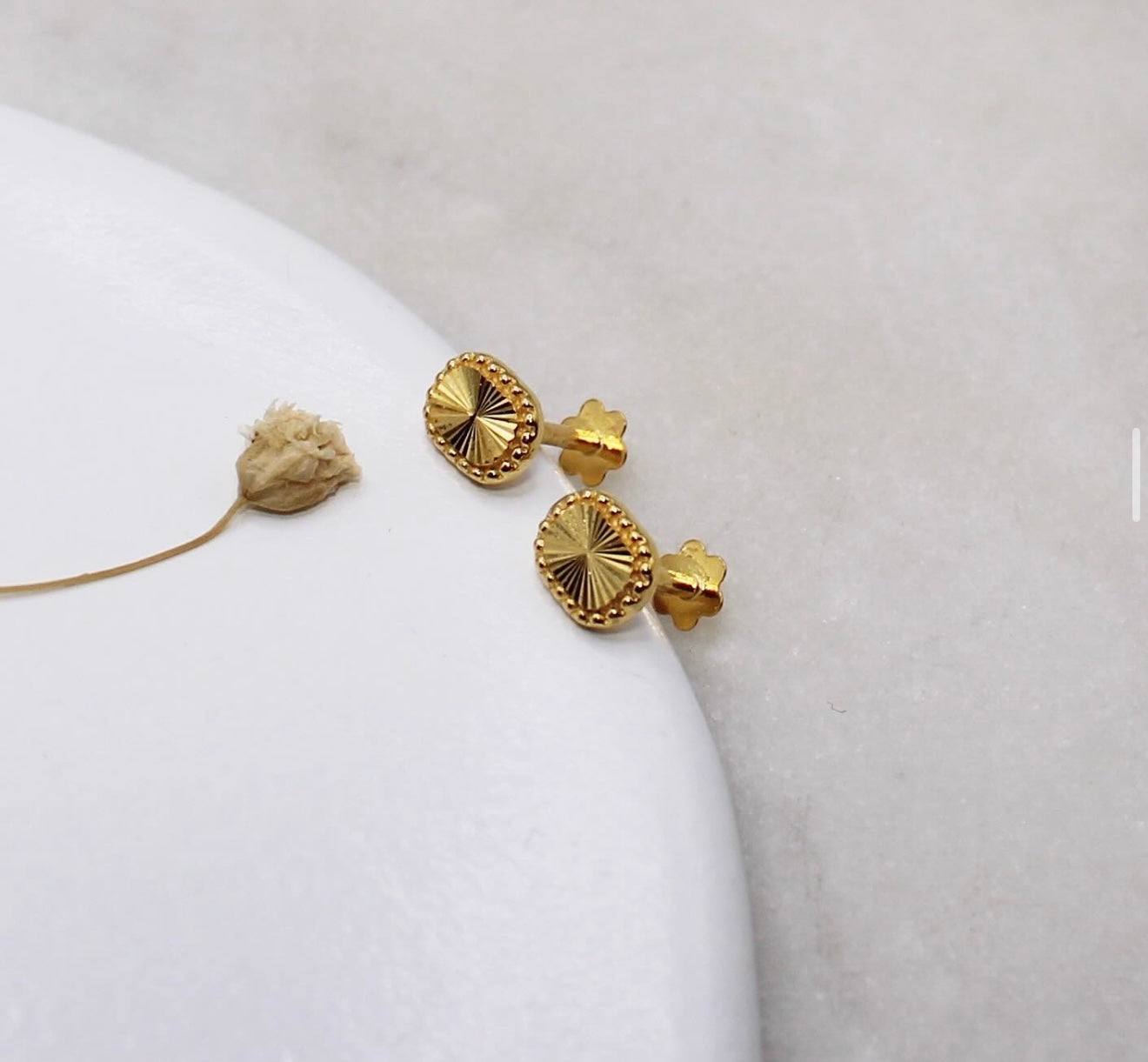 Dotted Oval Studs (small)