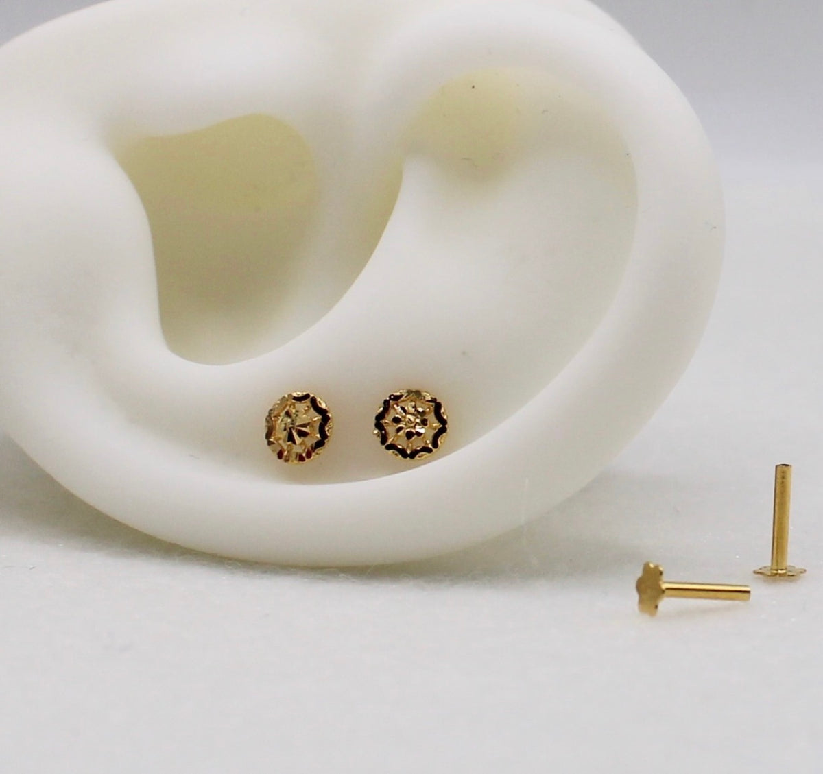 Round Detailed Stud | 4mm