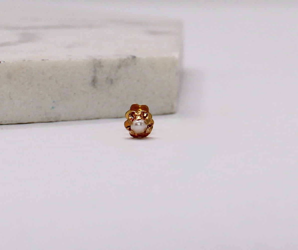 Flower Pearl Stud