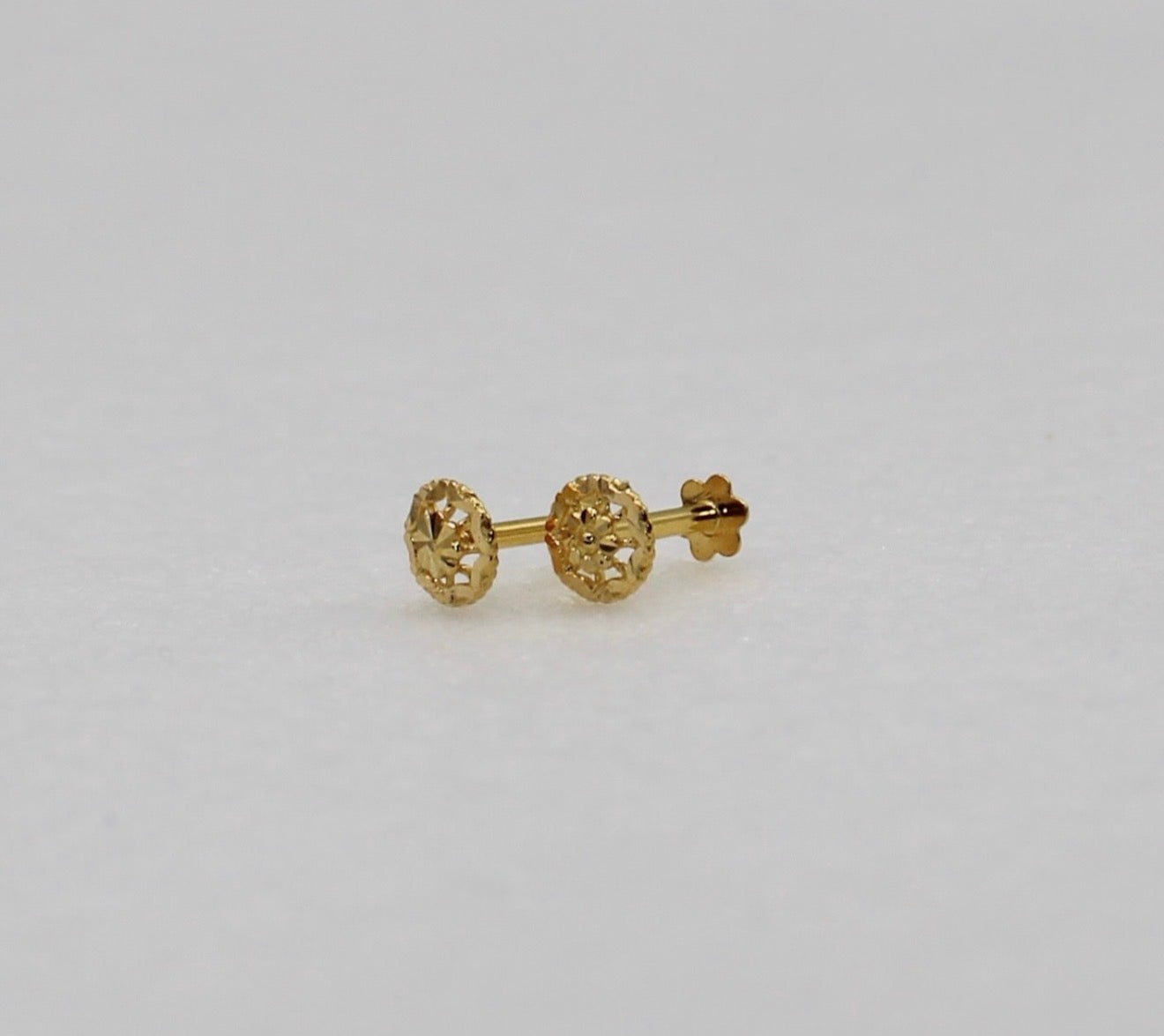 Round Detailed Stud | 4mm