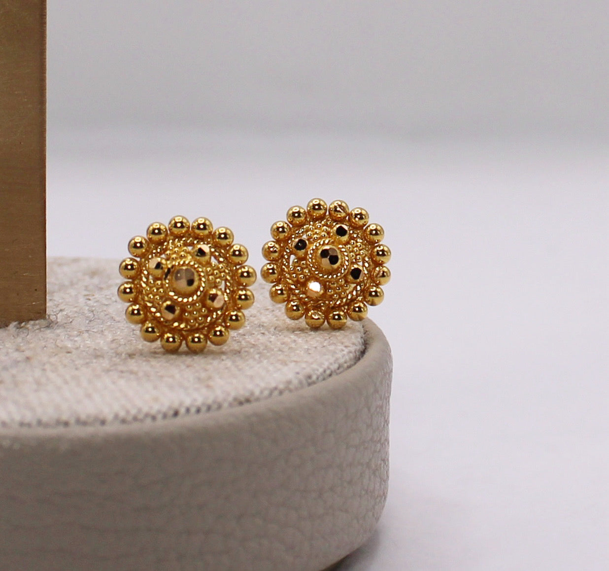 22carat Round Studs