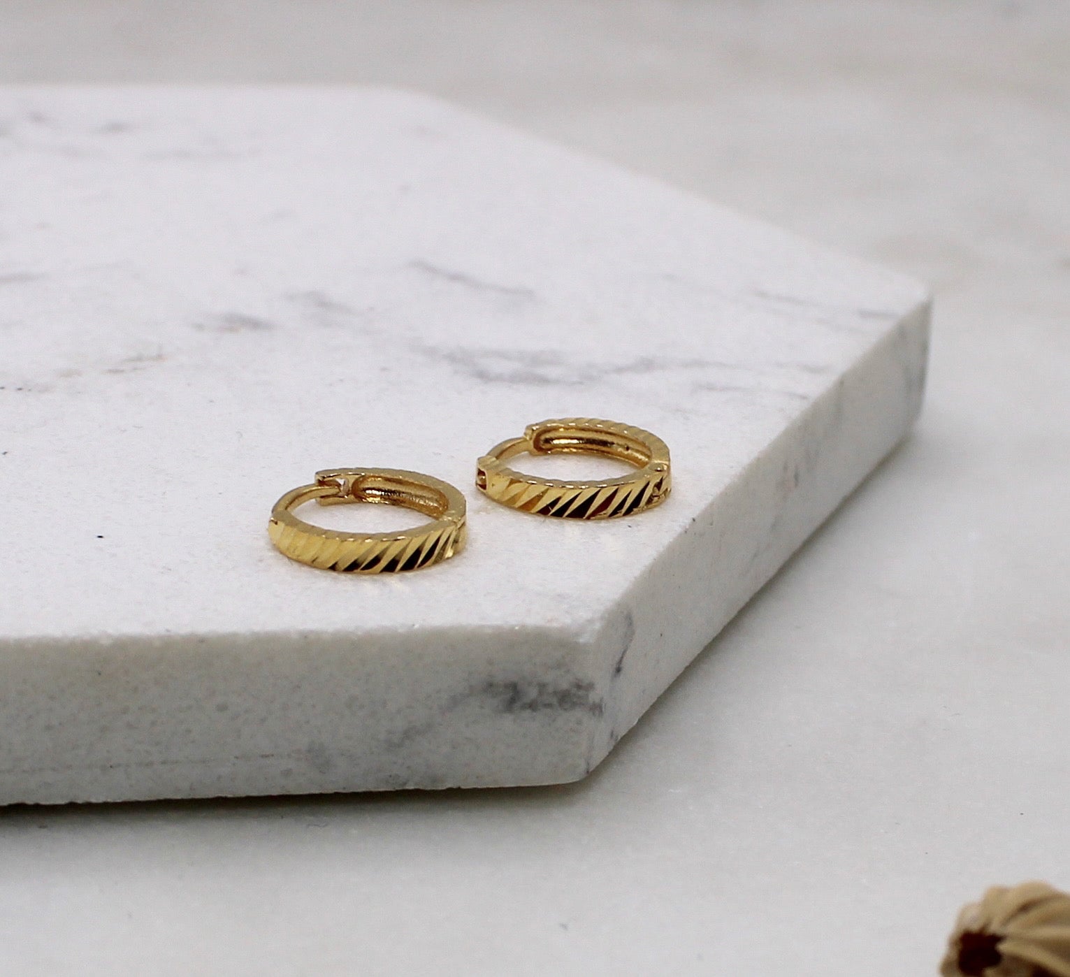 8mm Diagonal-cut Huggies