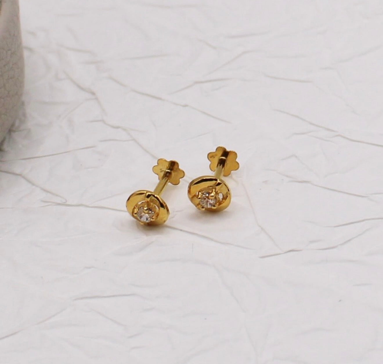 Simple Sparkle Studs | 4.5mm
